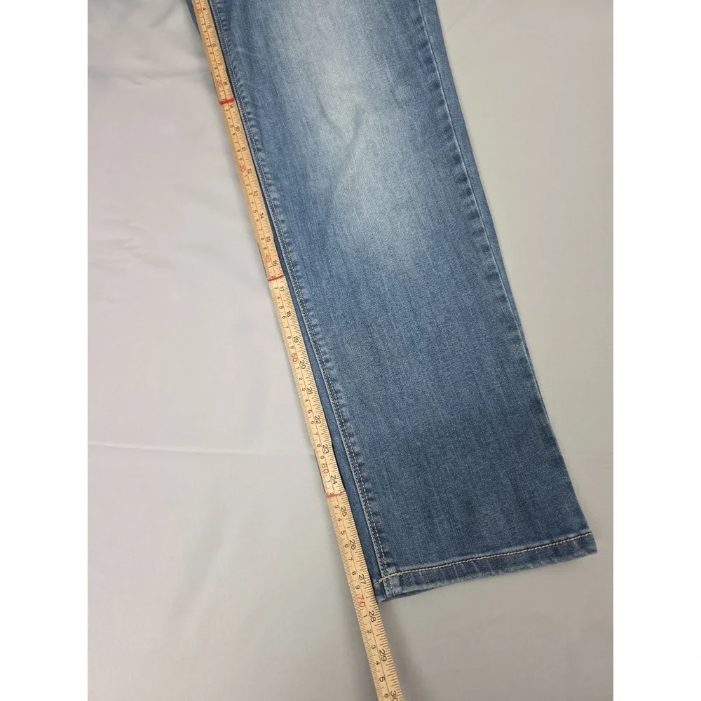 Chico's Platinum Denim Capri Jeans Size Measure: 33x24 Embelished Cuffed Cropped